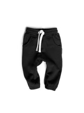 Load image into Gallery viewer, Classic Sweatpants - Black
